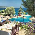 Ora Holiday Village 4*
