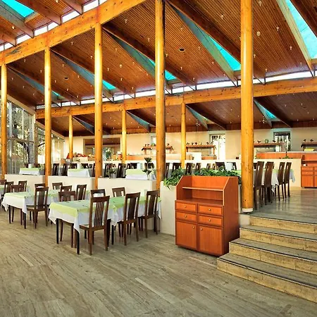 Ośrodek wypoczynkowy Ora Holiday Village 4*